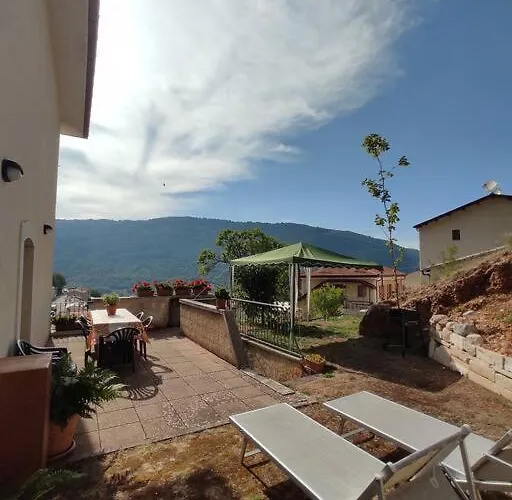 Casa Pie' Di Monte * Bisegna